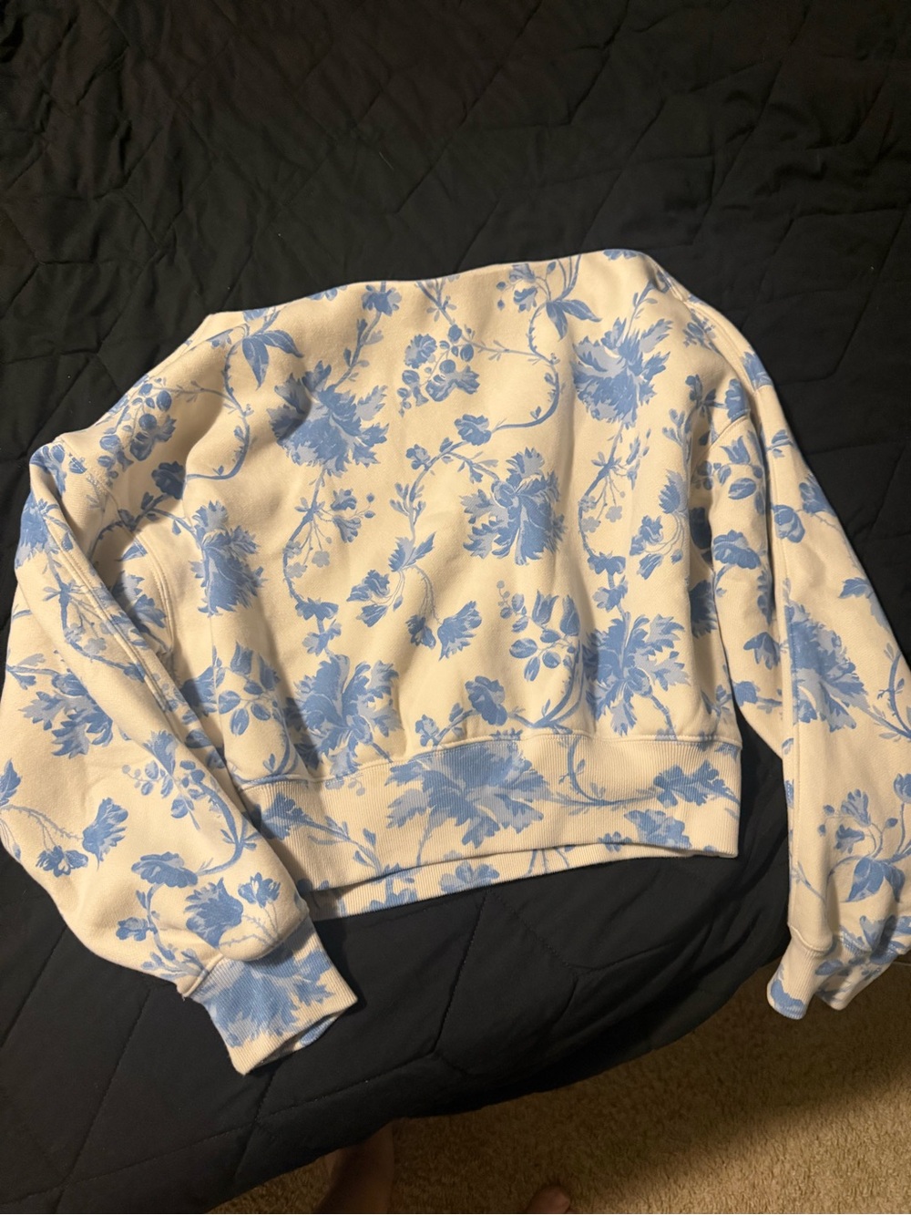 Abercrombie & Fitch Cream Pullover with Blue Floral Print